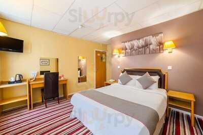 The Sandringham Hotel