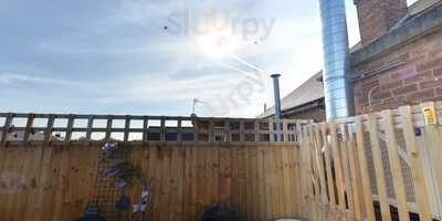 Field's Deli And Cafe