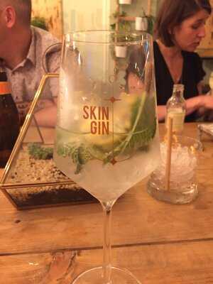 Traders Cafe And Cocktail Bar