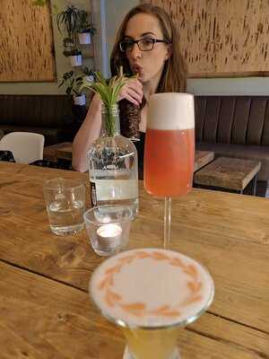 Traders Cafe And Cocktail Bar