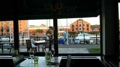 Restuarant At The Marina Holiday Inn Hull