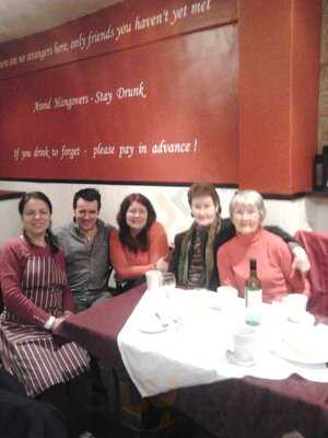 Leo's Coffee Lunge And Tapas Bar