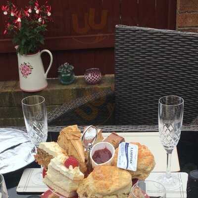 Leo's Coffee Lunge And Tapas Bar