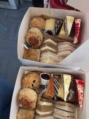 Leo's Coffee Lunge And Tapas Bar