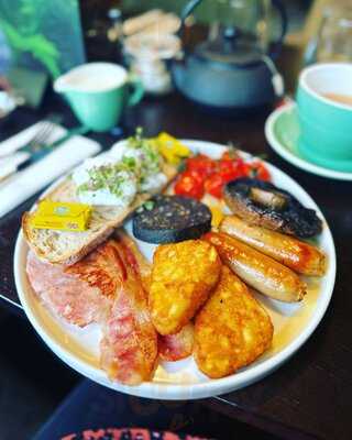 The Dore Bar & Grill