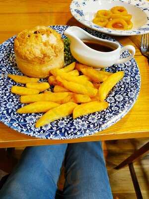 Lloyds Bar Great Western