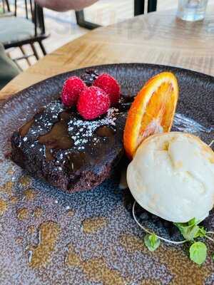 The Air Hostess Pub And Kitchen