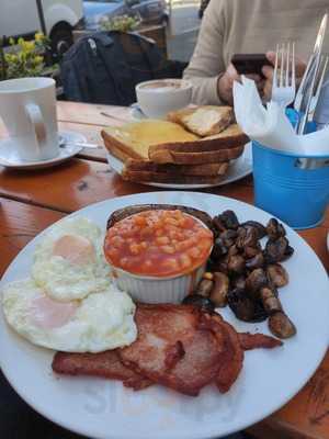 Sunshine Books, Art And Coffee