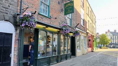 Drakes Fish And Chip Restaurant And Take Away