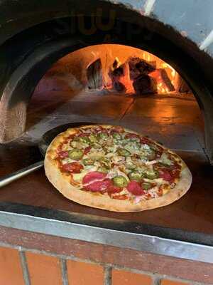 La Pizzeria & Grill