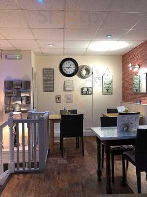 Charlie's Of Windermere