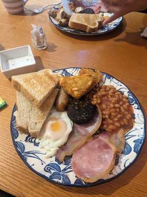 Charlie's Of Windermere