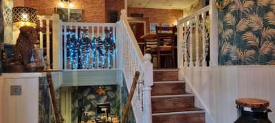 Charlie's Of Windermere