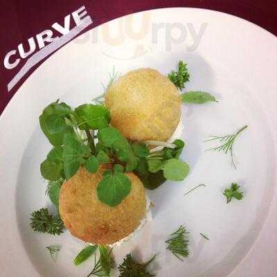 Curve Cafe And Bar