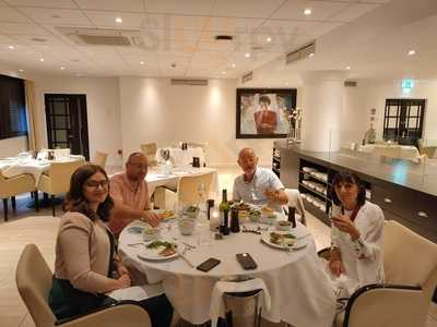 Delia's Restaurant And Bar