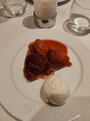 Delia's Restaurant And Bar