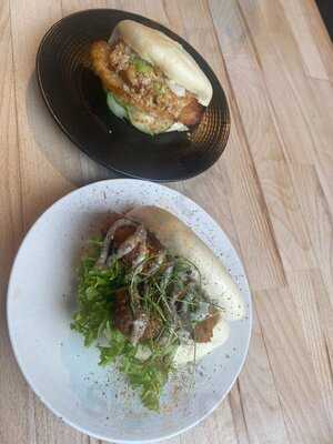 Cocktail Beer Ramen + Bun