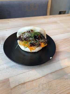 Cocktail Beer Ramen + Bun