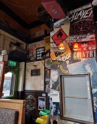 Shenanigans Irish Pub & Restaurant