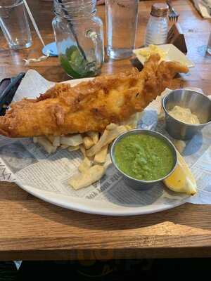 Branford's Restaurant & Bar