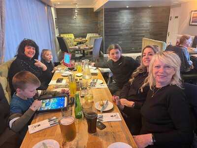 Branford's Restaurant & Bar