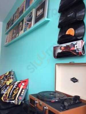 Viva-vinyl Record Store & Cafe