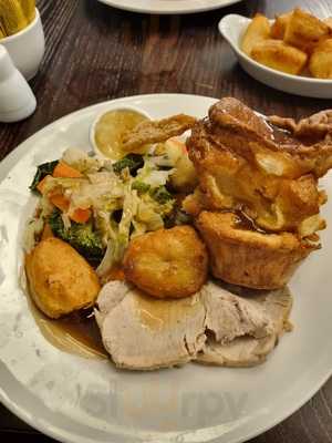 Amber Bar & Restaurant