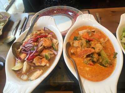 Singtong Neeyom Thai Restaurant