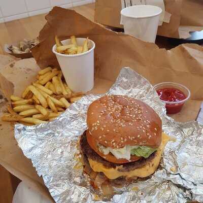 Five Guys Brighton Marina