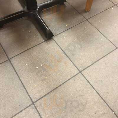 Five Guys Brighton Marina