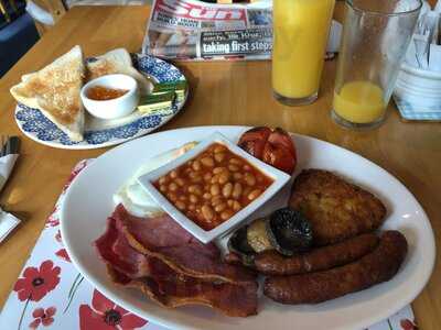 Three Crowns Tea Shop