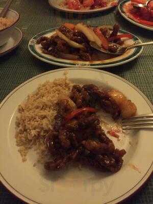 Double Dragon Cantonese Restaurant