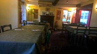 Double Dragon Cantonese Restaurant