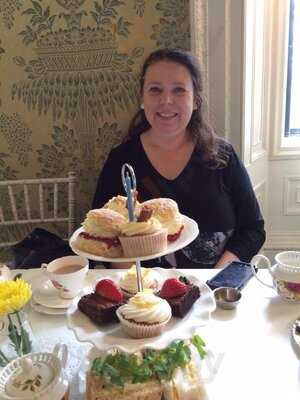 Lazy Daisy's Vintage Tea Party