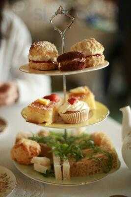 Lazy Daisy's Vintage Tea Party