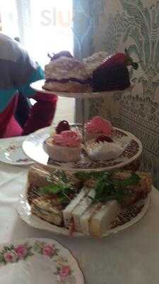 Lazy Daisy's Vintage Tea Party