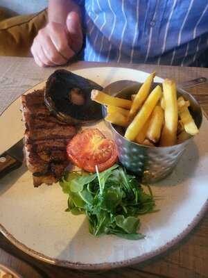 Ego At The Wellington, Shadwell