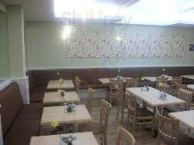 Busy Bees Cafe & Takeaway