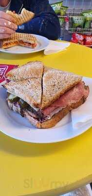 Tom's Freshly Made Sandwiches