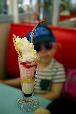 Tophams Ice Cream Parlour