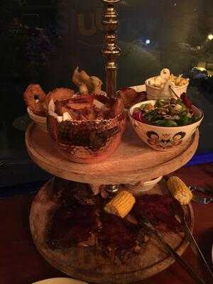 Andy Annat At The Blues Bar