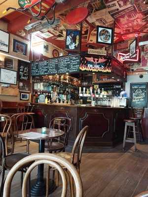 Andy Annat At The Blues Bar