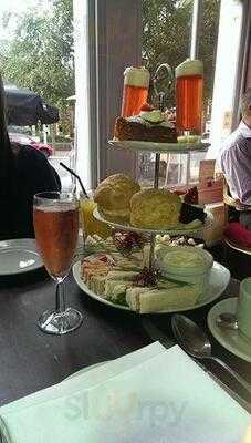 Cwtch Mawr Bar And Restaurant -jolyon's At No. 10