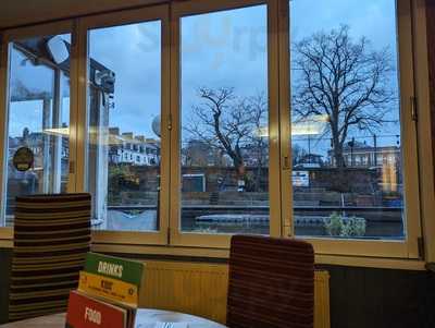 Norwich Nelson Table Table