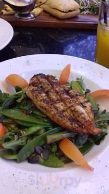 Izabella Restaurant And Cocktail Bar