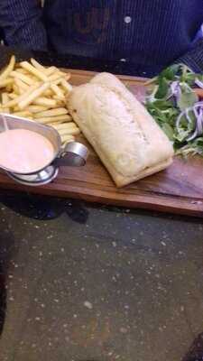 Izabella Restaurant And Cocktail Bar