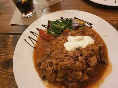 Izabella Restaurant And Cocktail Bar