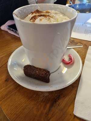 Wellingtons Bistro And Cafe