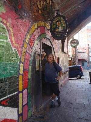 Mod's Veggie & Vegan Cafe At The Thirsty Scholar