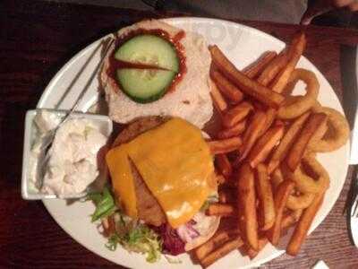 Mod's Veggie & Vegan Cafe At The Thirsty Scholar